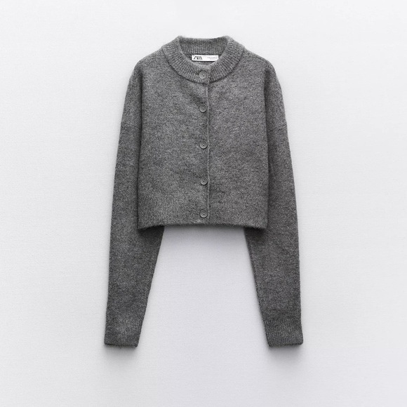 Zara Sweaters - Zara cropped knit sweater